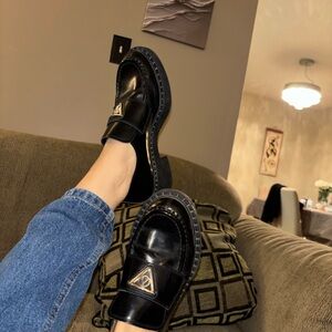 Wishbone Genuine Leather Black Loafers